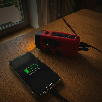 Radio awaryjne na brak prądu – z korbką i panelem solarnym